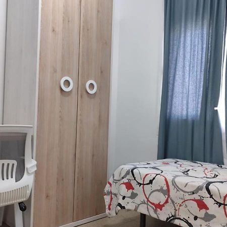 Hostal Ideal Gavà Eksteriør billede