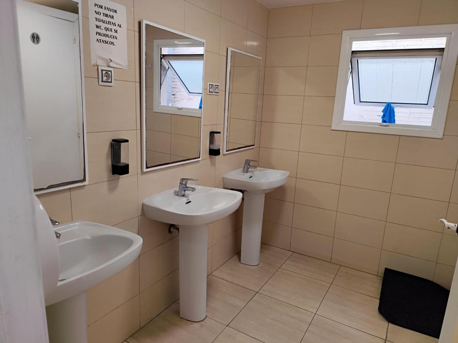 Hostal Ideal Gavà Eksteriør billede
